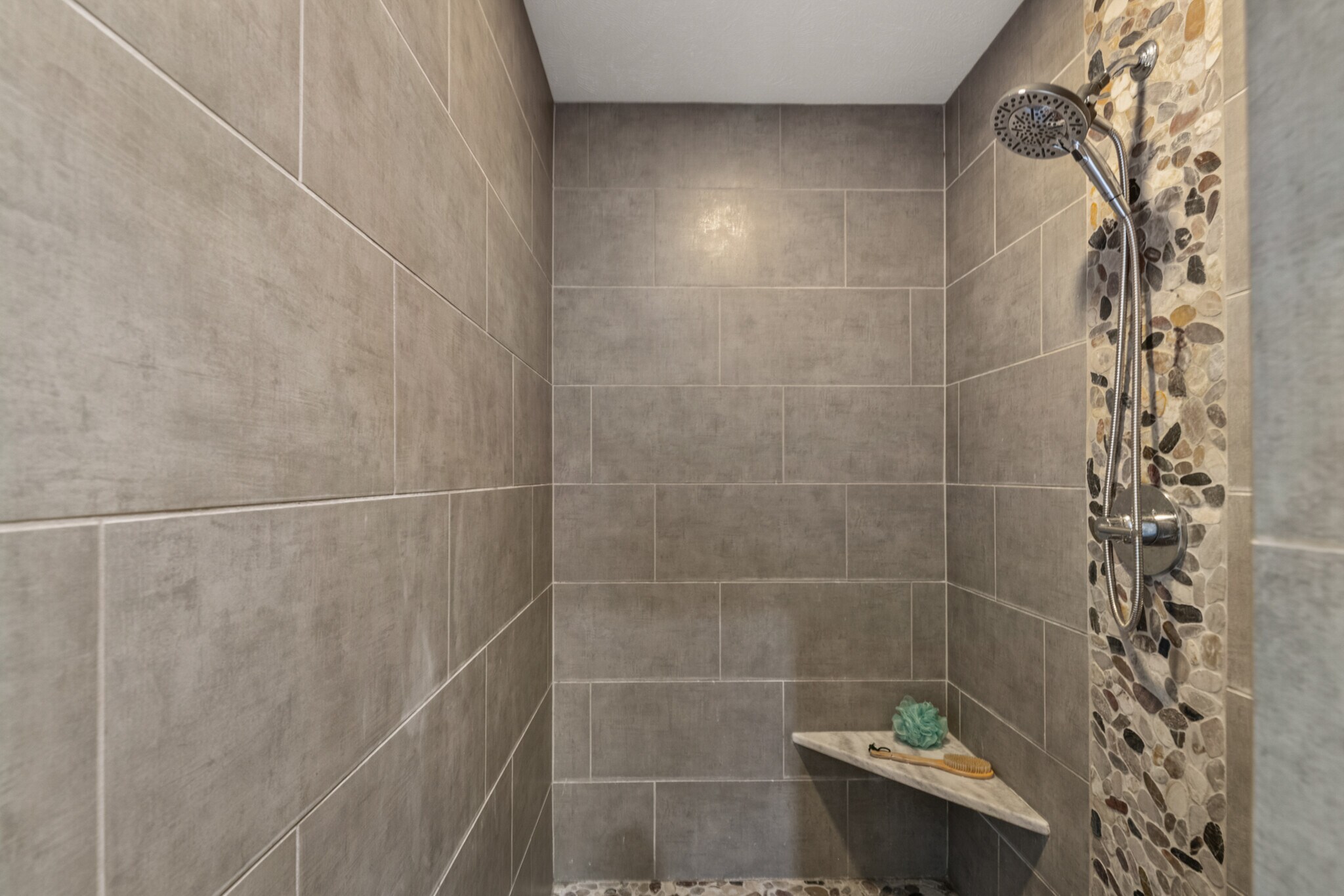 Building Photo - 4606 S 184th Plz