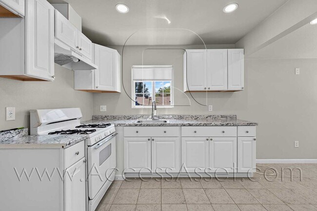 Building Photo - 23963 Lodge Dr