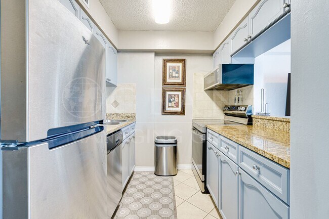 Building Photo - Fully Furnished 1BR/1BA Condo – Riverfront...