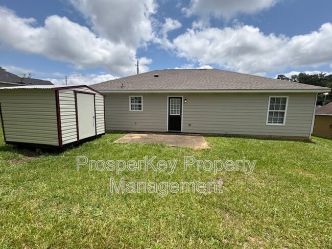 Building Photo - 2303 Nail Ct