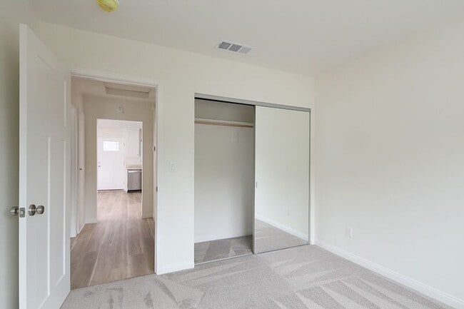 Building Photo - 4358-4360 Ocean View Blvd