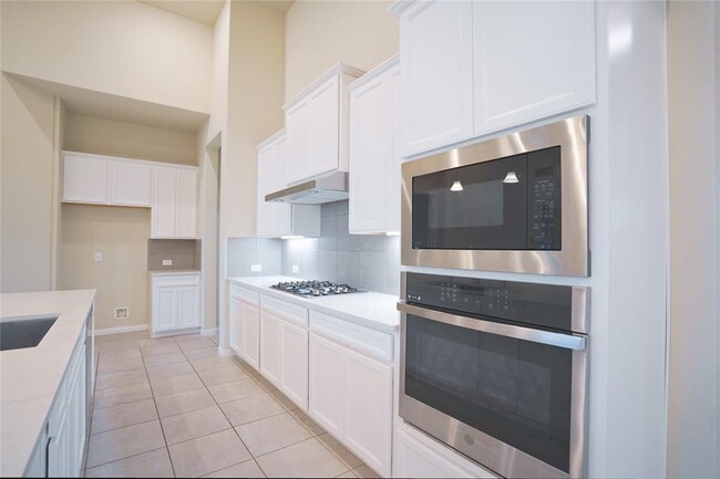 Building Photo - 29034 Canyon Oak Dr