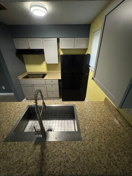 Building Photo - 1863 Nekoma Ct