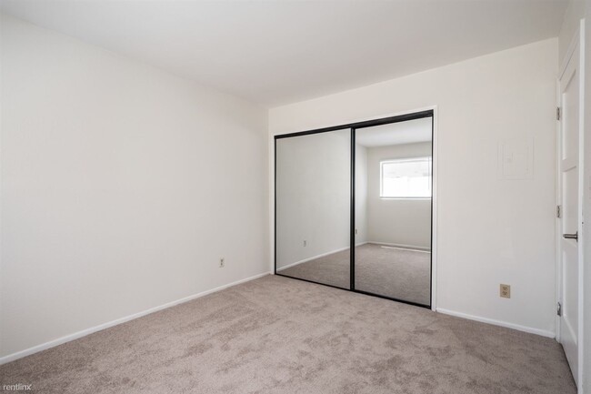 Building Photo - 2 br, 1 bath Condo - 25925 Narbonne Avenue