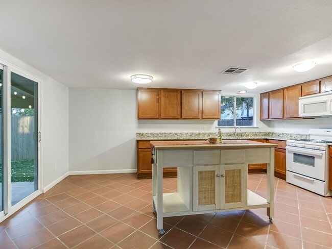 Building Photo - 11213 El Salido Pkwy