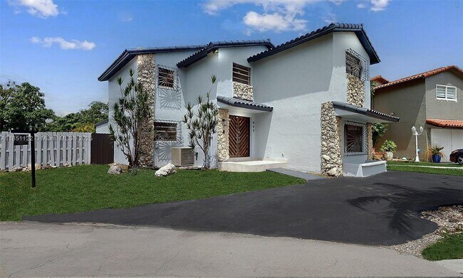 Primary Photo - 917 SW 135th Ct