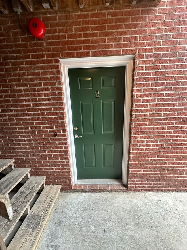 Building Photo - (SUBLEASE ONLY available NOW)1 Bedroom Ava...