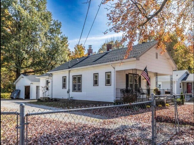 Building Photo - 1708 Burdette Ave