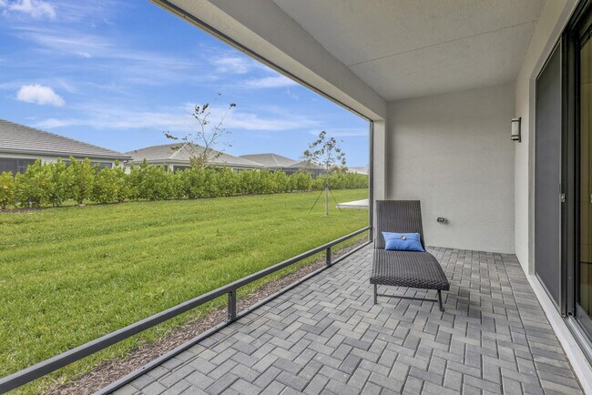 Building Photo - 12557 SW Rain River Dr