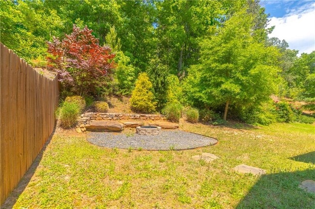 Building Photo - 5046 Apple Grove Rd NE