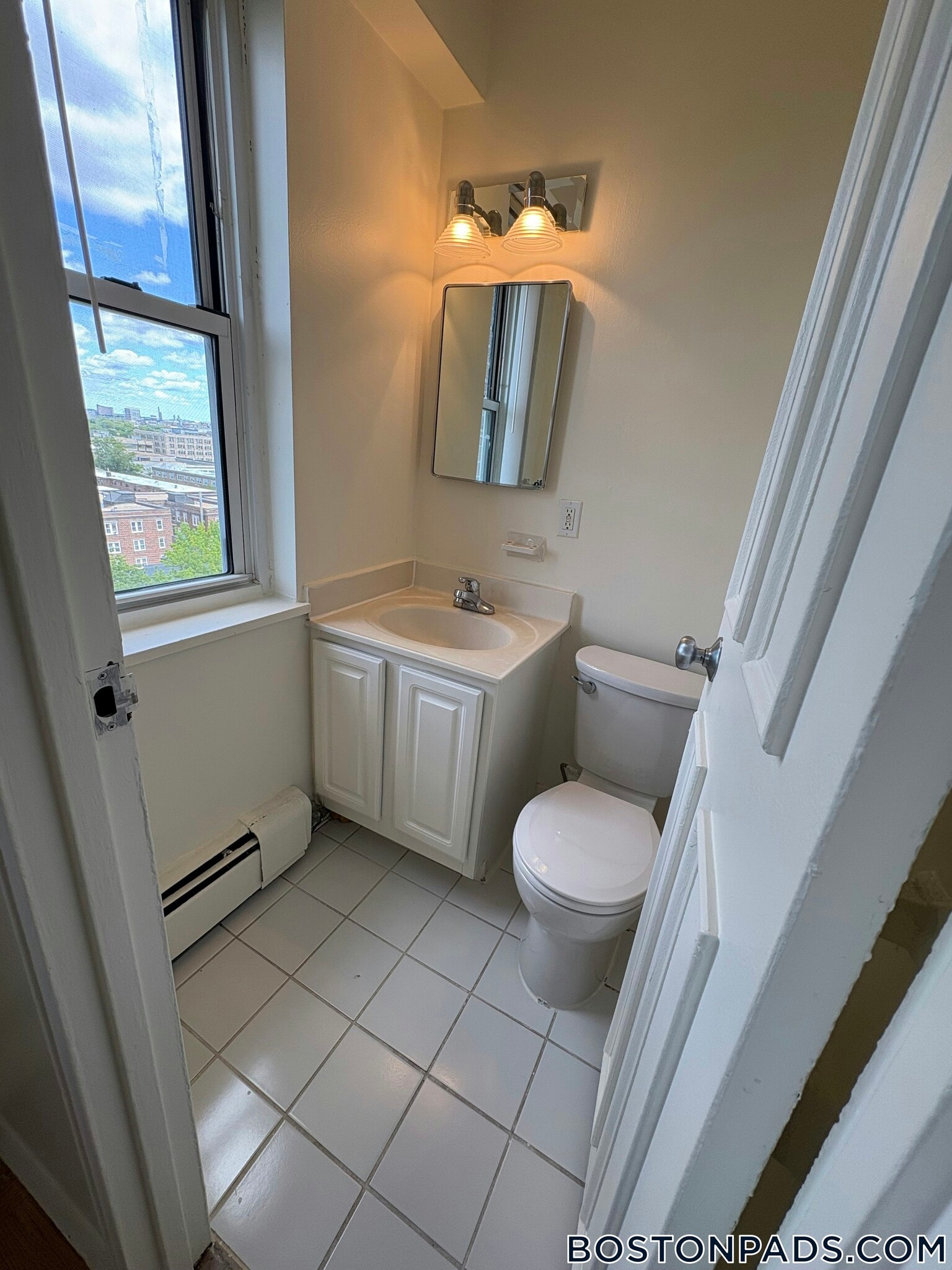 Building Photo - 185 Freeman St