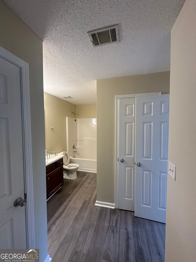 Building Photo - 3682 Fremont Dr