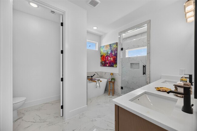 Building Photo - 316 C Walthall Dr