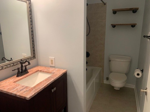 Building Photo - Move-In Ready 2BR Condo at The Meridian– Great Location & Amenities