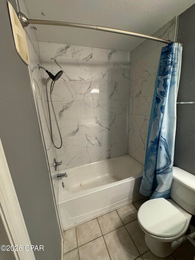 Building Photo - 303 Lighthouse Rd