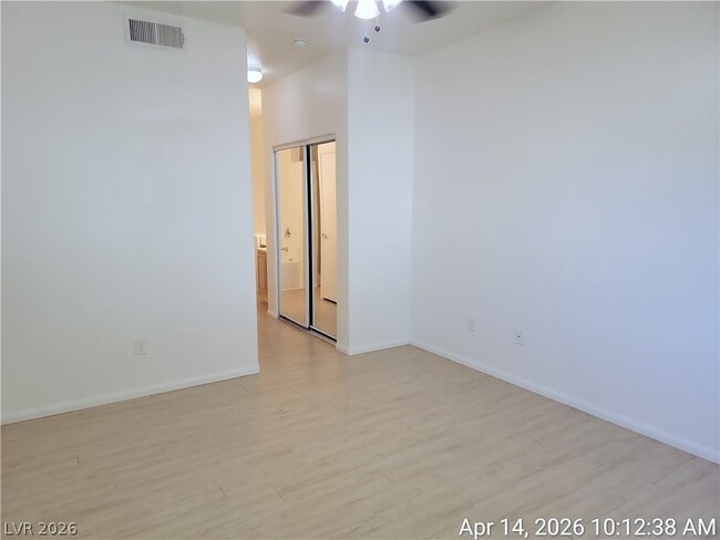 Building Photo - 5650 E Sahara Ave