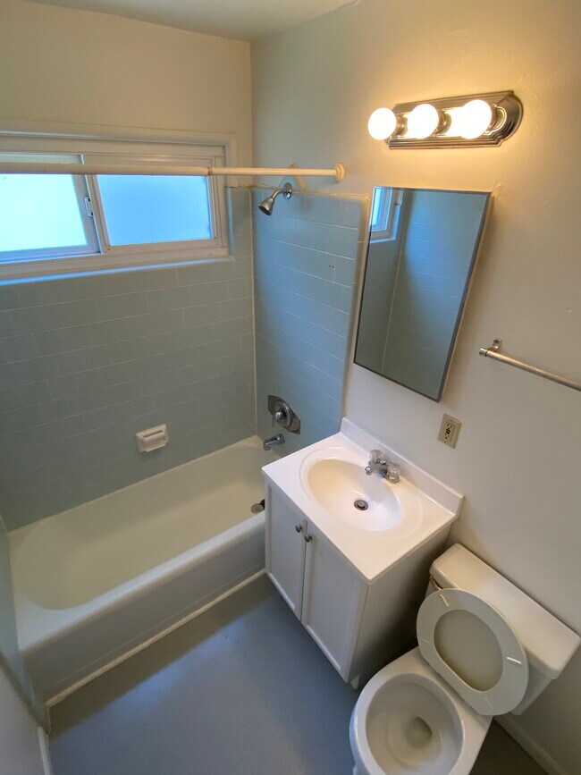 Building Photo - 805 Boysen Ave