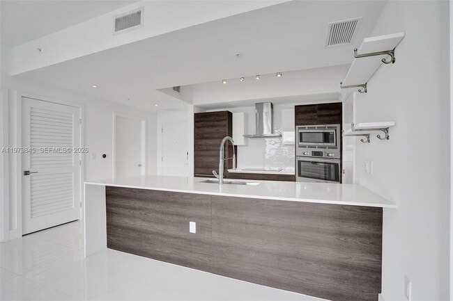 Building Photo - 301 Altara Ave