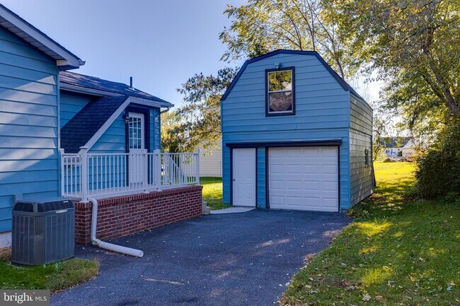 Building Photo - 5717 Station Rd