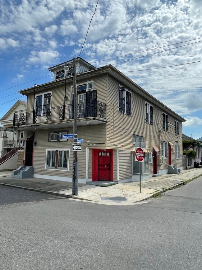 Primary Photo - 2103 Urquhart St