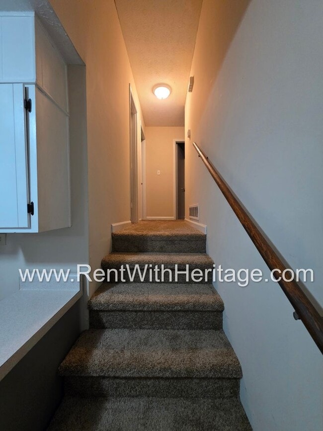 Building Photo - GREAT NEWS! 3 BEDROOM/ 2 BATH HOME WITH PARTIAL FINISHED BASEMENT