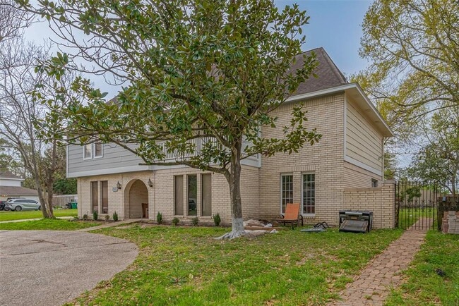 Building Photo - 4015 Black Locust Dr