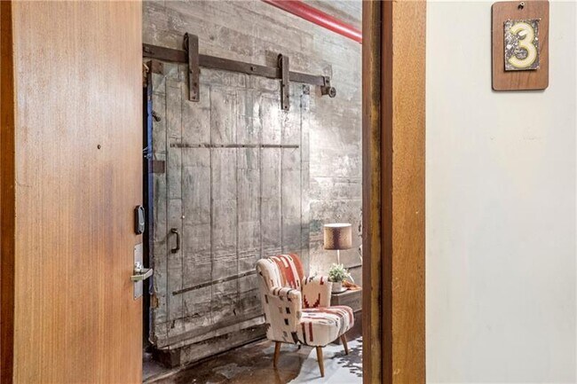 Building Photo - 650 Glen Iris Dr NE