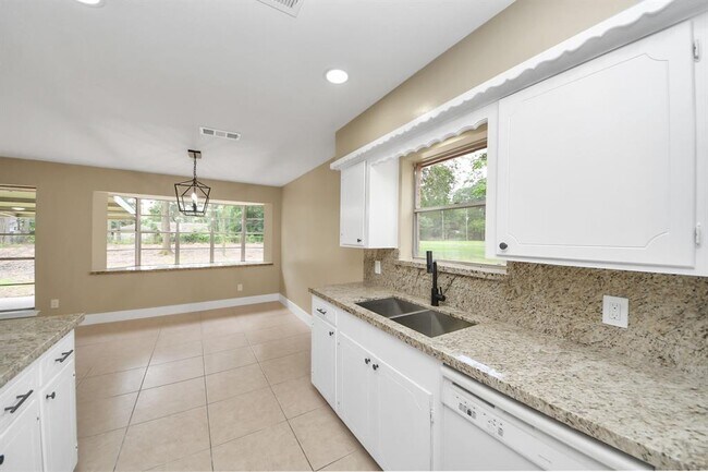 Building Photo - 11811 Campos Dr