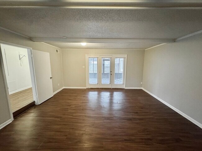 Building Photo - 2664 Richwood St