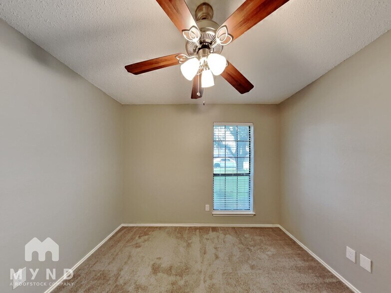 Building Photo - 208 S Malone Rd