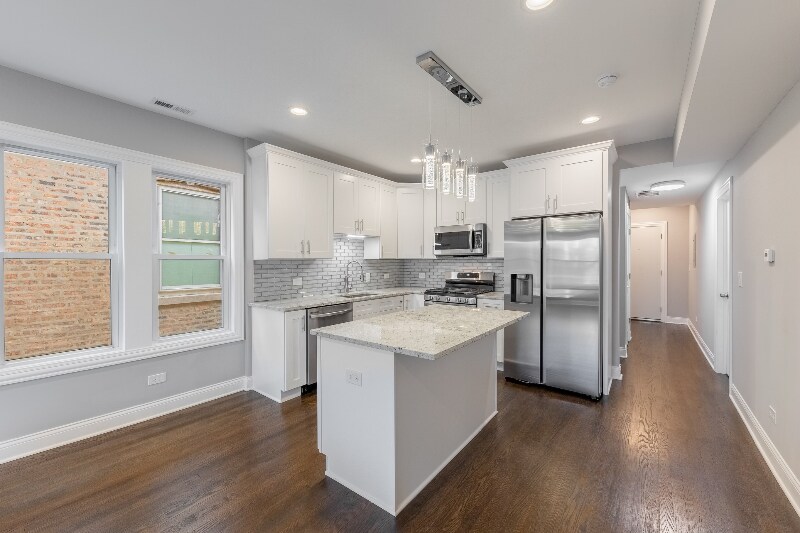 Building Photo - 7118 S Talman Ave