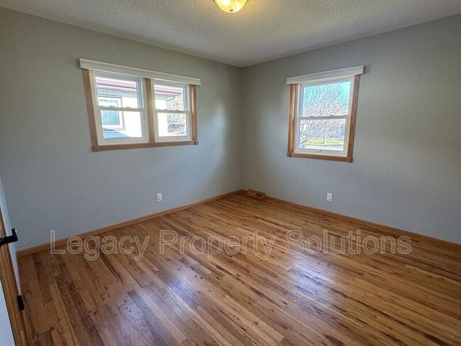 Building Photo - 1832 Assumption Dr