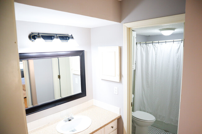 Building Photo - 1006 Westbrooke Way