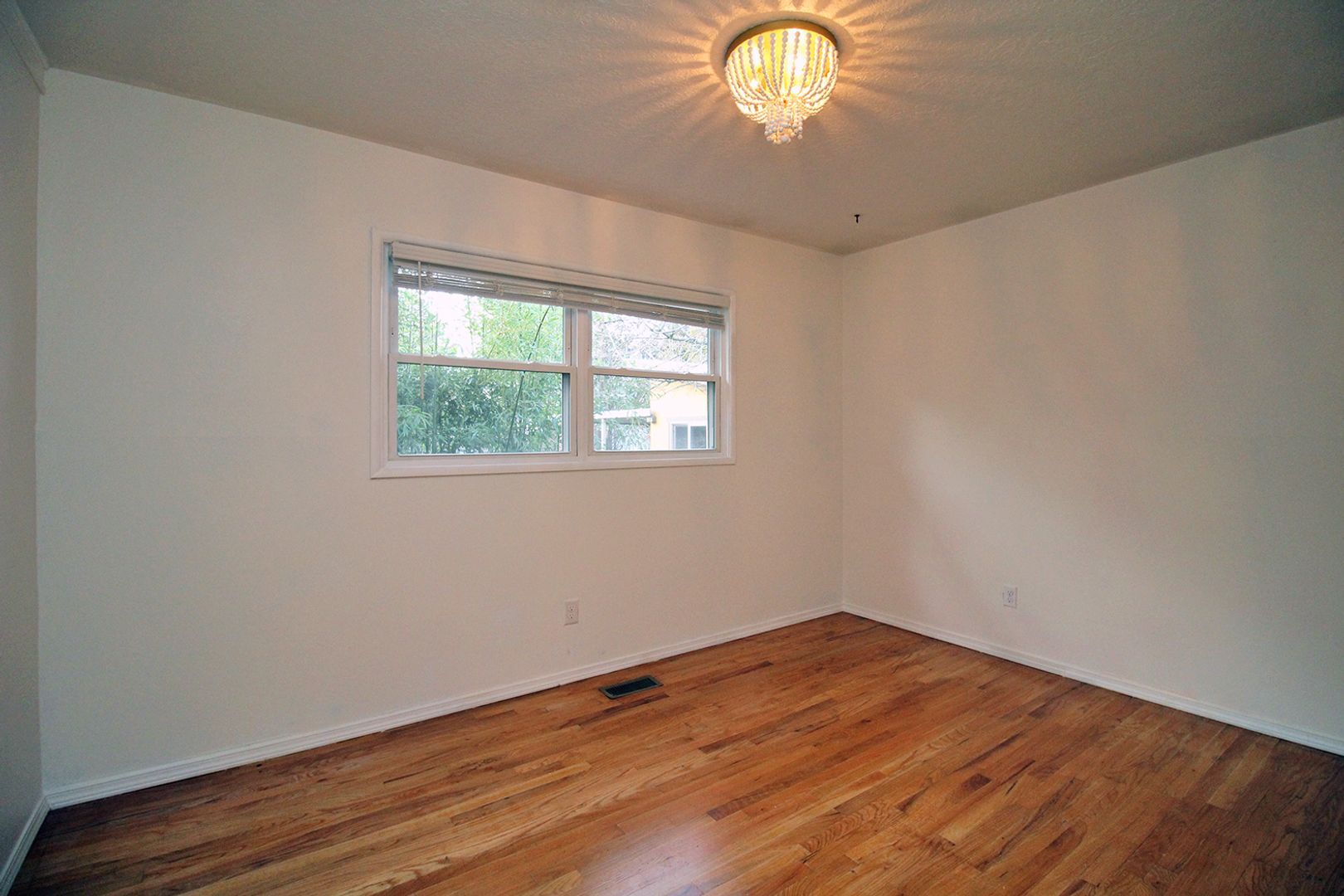 Building Photo - 5611 NE Skidmore St