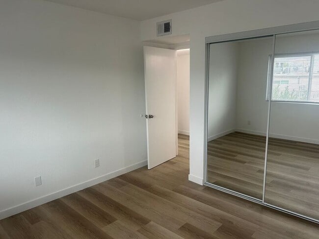 Building Photo - 8603 Fenwick St