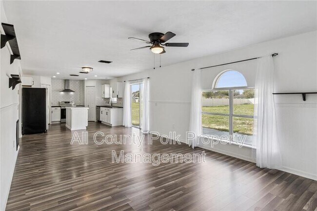 Building Photo - 455 Danube Dr