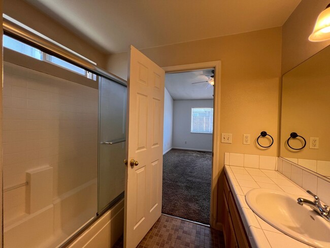 Building Photo - 3 bedroom Fernley home in Donner Trails