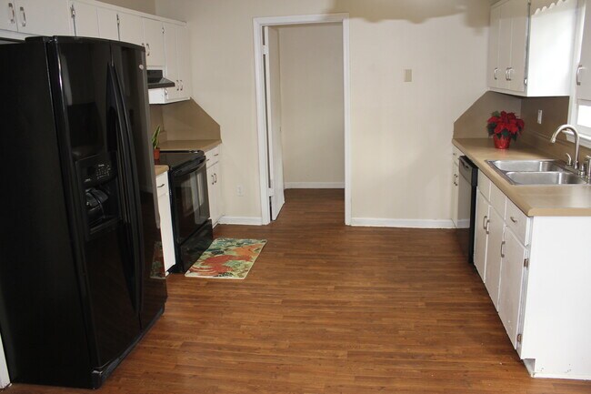 Building Photo - 1410 Ashbrook Dr NW