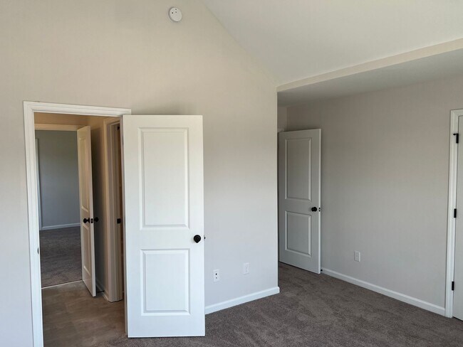 Building Photo - *** COMING SOON! *** Exquisite Rental Home Features 4 Beds, 2.5 Baths in John's Landing!