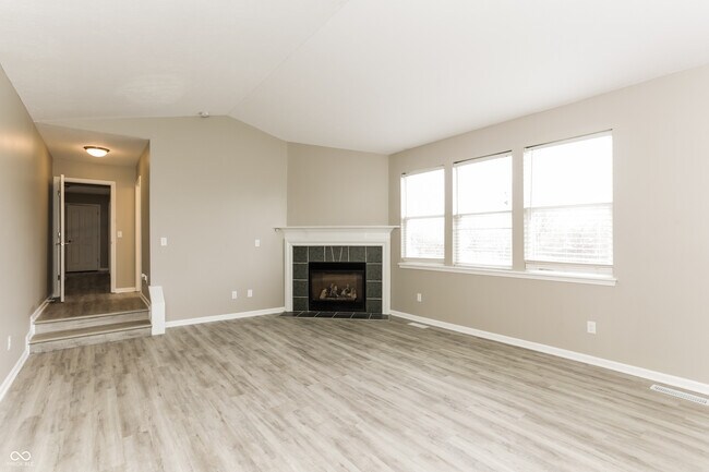 Building Photo - 344 W Columbine Ln