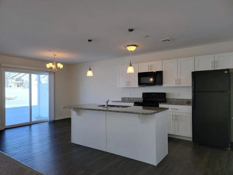 Building Photo - 64 Rollins Ln