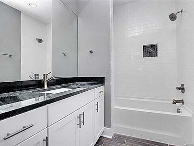 Building Photo - Located in the Smallwood Neighborhood only minutes to uptown Charlotte and all the major corridor...