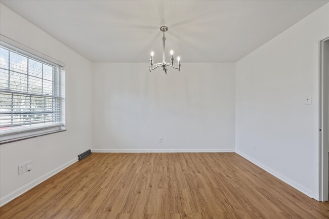 Building Photo - 930 Corning Rd