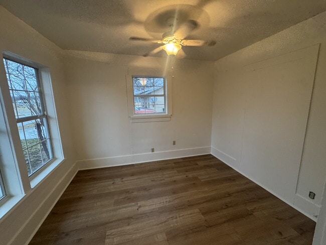 Building Photo - 467 N Paddock Ave