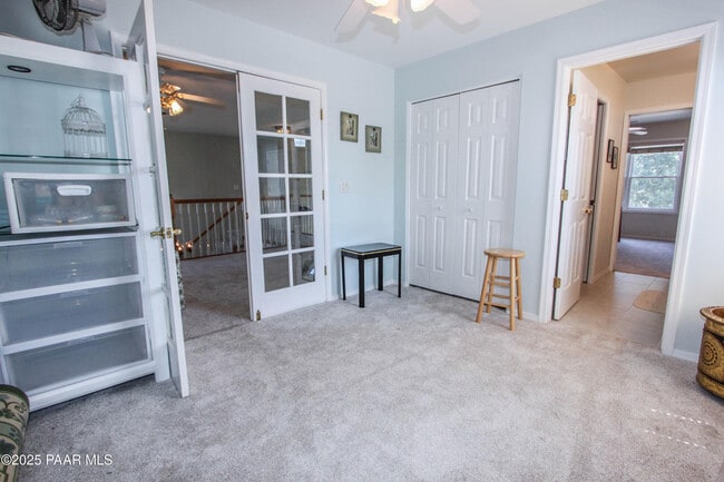 Building Photo - 2440 W Live Oak Dr