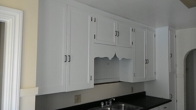 Building Photo - DAYTON, OH - SINGLE HOME - 2 BED, 1 BATH - $825