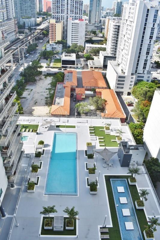 Building Photo - 690 SW 1st Ct