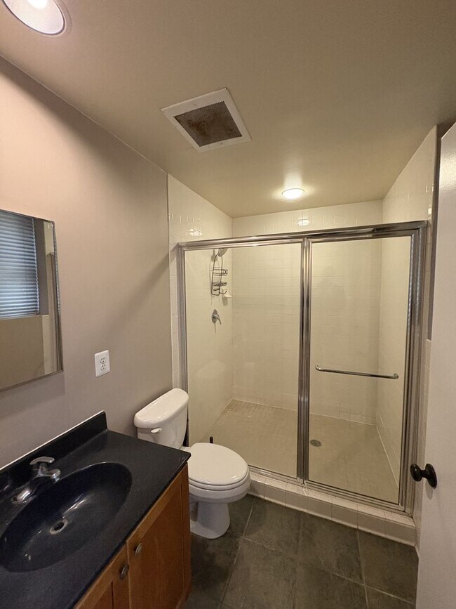 Building Photo - Spacious and Lovely Fed Hill 2bd/2ba Condo with CAC, W/D and more!