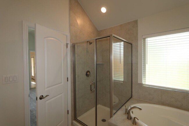 Building Photo - 2440 Roaring River Cv