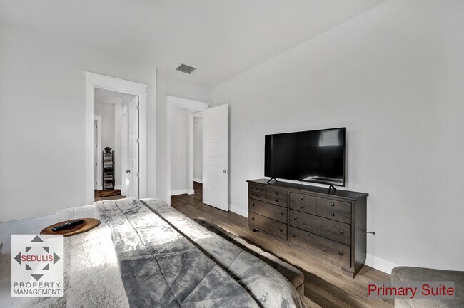 Building Photo - 1754 Sandybrook Dr